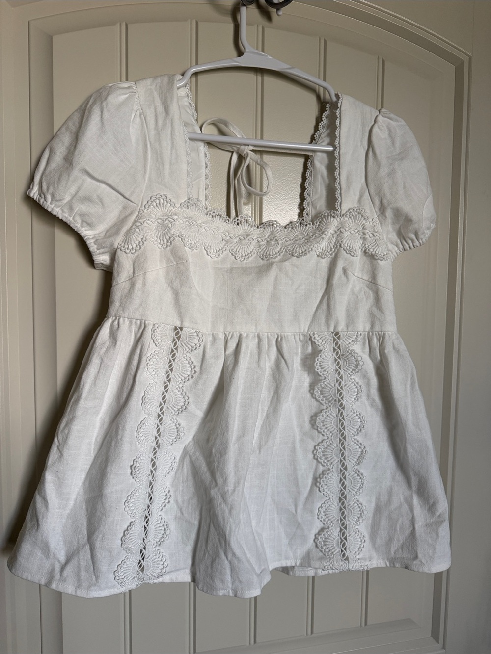 Altard state Women's White Lace-Trim Peasant Top